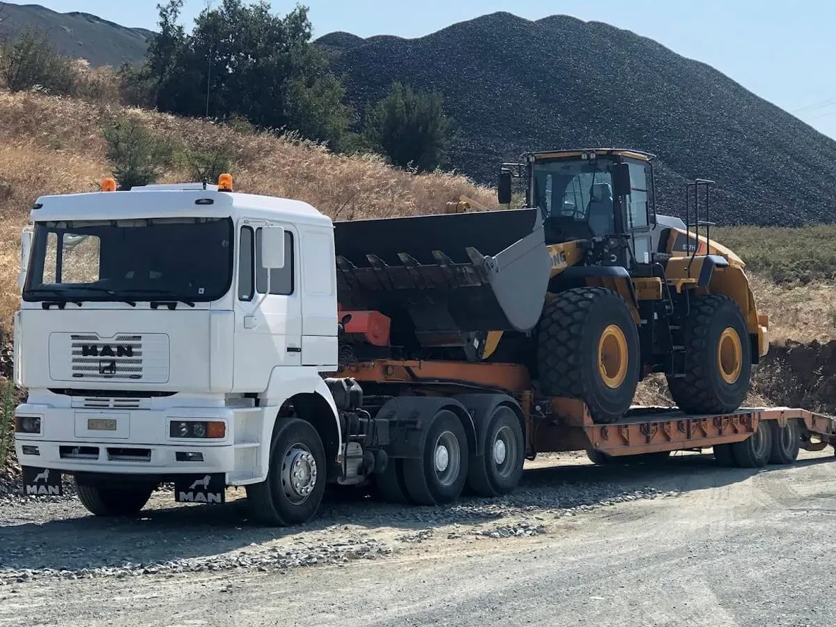 Ειδικές Μεταφορές Βαρέων Μηχανημάτων